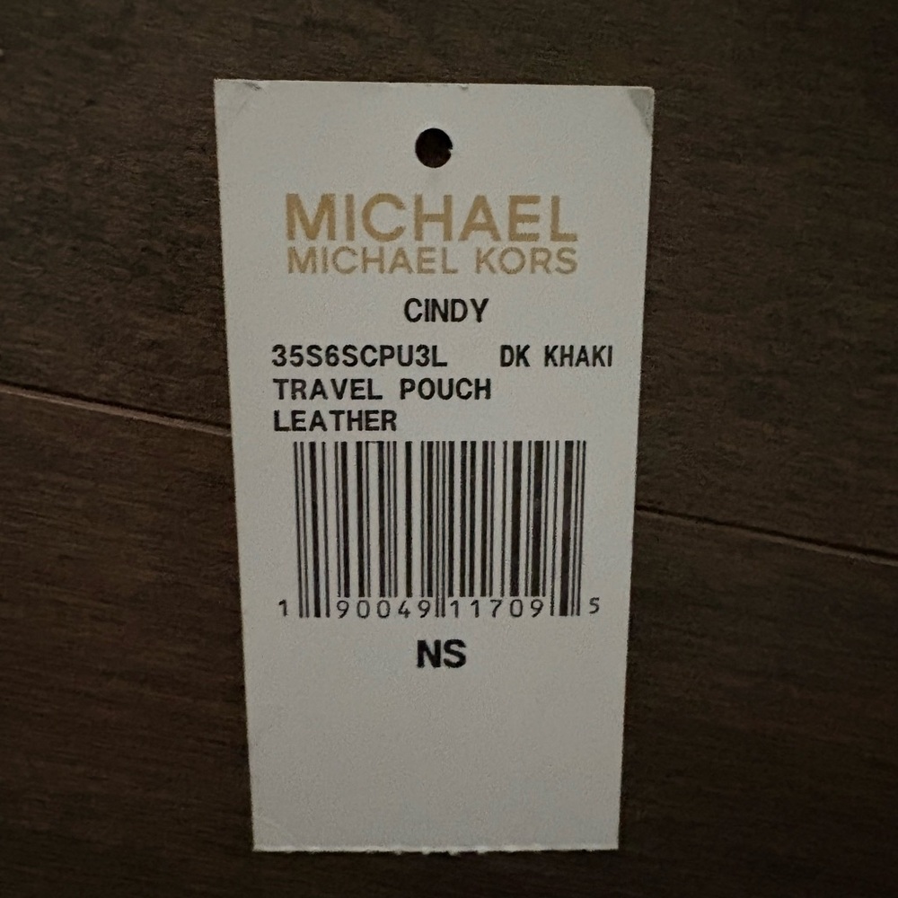 Michael Kors travel pouch - Picture 2 of 7